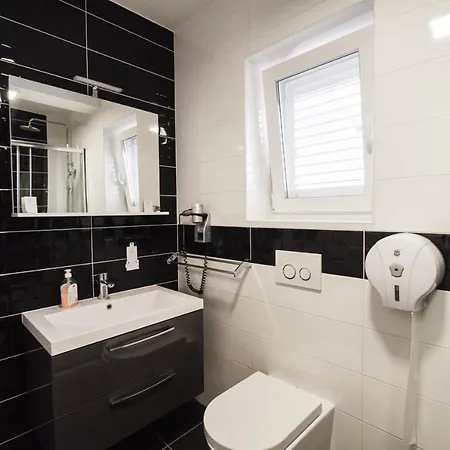 San Antonio-apartment Suzana Vendégház 3*